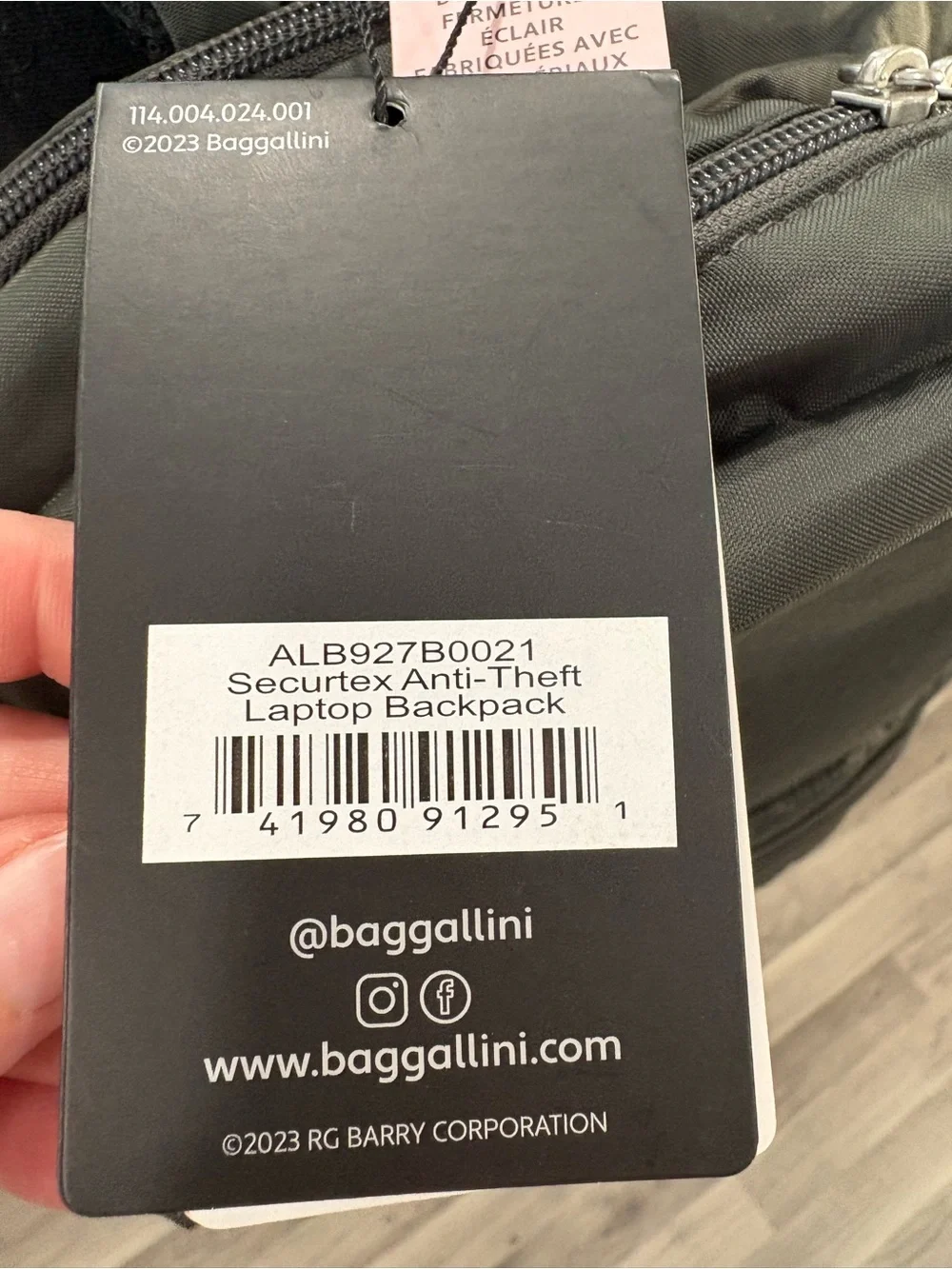 NWT Baggallini Securtex Anti-Theft Laptop Backpack in black